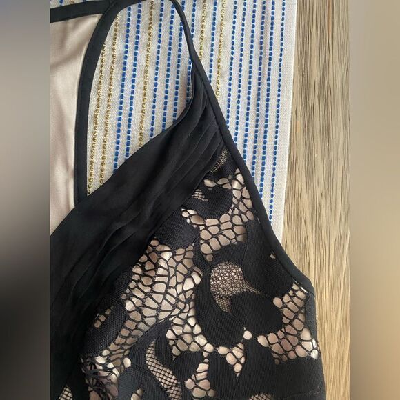 Diane von Furstenberg Womens Sz 2 Black Shany Romper Lace Shorts Pockets - Picture 6 of 14